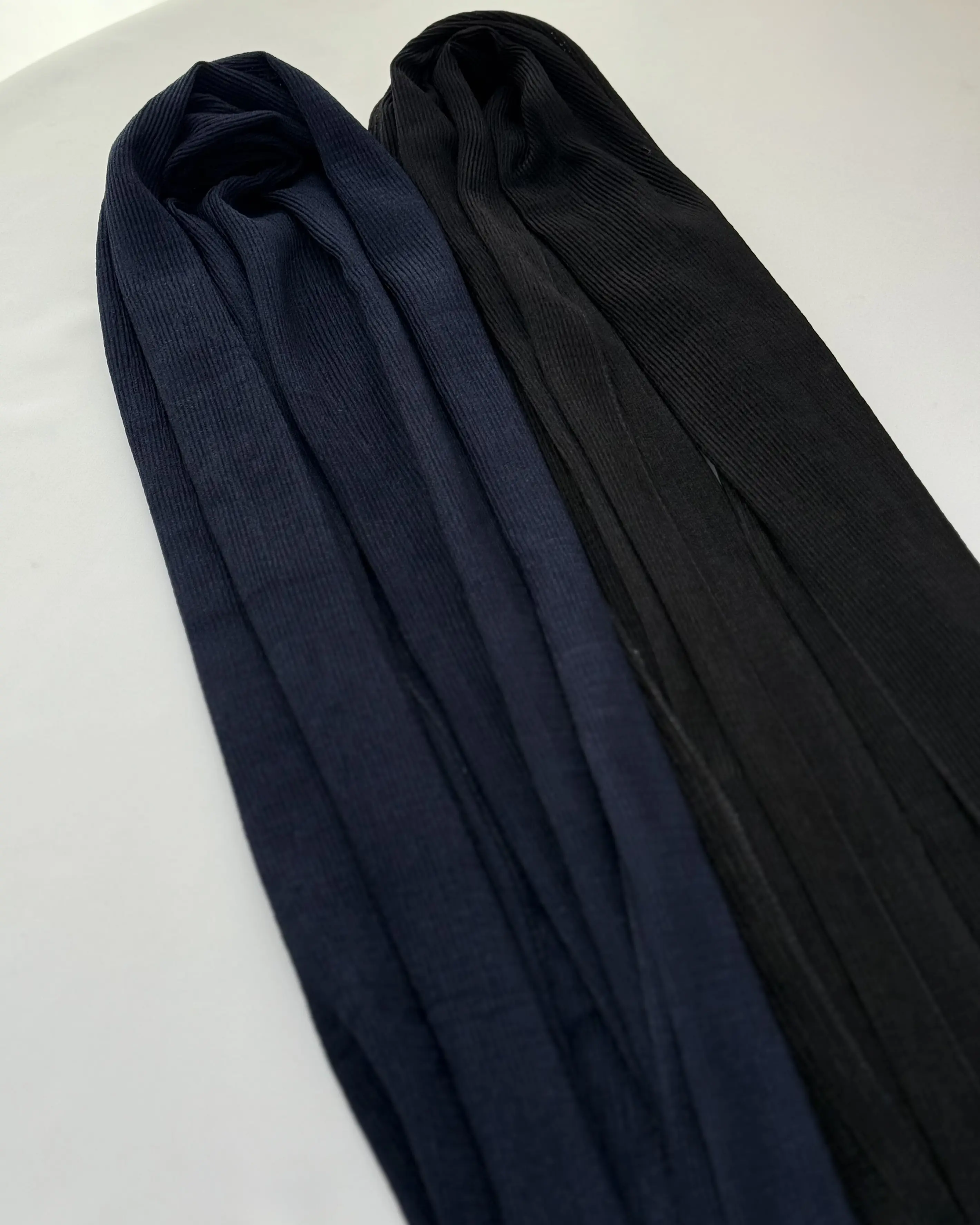 شال زنانه پلیسه نخی دور دوخت